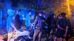 Polres Gresik Gerebek Penjual Miras Ilegal di Driyorejo, 171 Botol Diamankan
