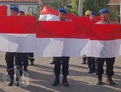 Semarak Kemerdekaan ke-80 Republik Indonesia, Gresik Gelar Aksi Bersih Pesisir dan Bagikan 10.000 Bendera Merah Putih