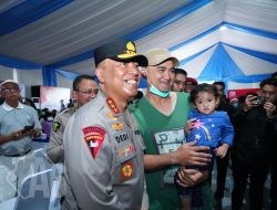 Wakapolri Sapa Warga Gunung Sindur dalam Bakti Sosial Sekolah Kemala Taruna Bhayangkara