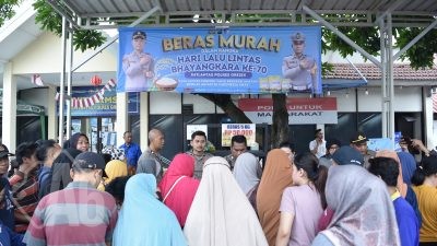 Sambut HUT ke-70 Lalu Lintas Bhayangkara, Polres Gresik Adakan Donor Darah, Cek Kesehatan Gratis, dan Pasar Murah untuk Masyarakat