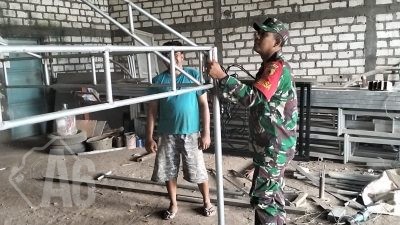 Babinsa Koramil 0817/09 Balongpanggang Laksanakan Anjangsana ke Bengkel Las Makmur Jaya