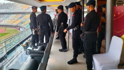 Sterilisasi Stadion Gelora Bung Tomo Surabaya Oleh Sat Brimob Polda Jatim Detasemen Gegana