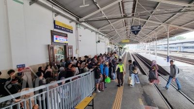 Meningkat 7 Persen, Pengguna Commuter Line di Wilayah Surabaya Tembus 151 Ribu Orang Lebih pada Libur Panjang Maulid Nabi