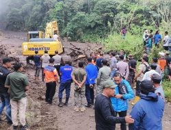 Kapolres Nagekeo Polda NTT Terjun Langsung Tangani Longsor Boawae–Mauponggo