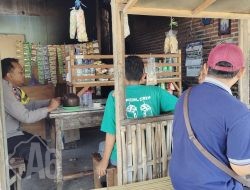 Ngopi Bareng Warga, Bhabinkamtibmas Warujayeng Berikan Wawasan Kamtibmas