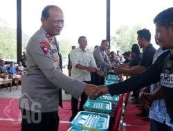 Kapolda Jatim Serahkan Bantuan Sembako untuk Nelayan Pacitan di Hari Lalu Lintas Bhayangkara ke-70