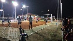 Dengan Jump Smash Yang Menukik Ambon Menjadi Idola Penonton di Turnamen Voli REDESBLUE