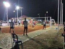 Dengan Jump Smash Yang Menukik Ambon Menjadi Idola Penonton di Turnamen Voli REDESBLUE