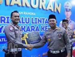 Hari Lalu Lintas Bhayangkara ke-70, Satlantas Polres Gresik Gelar Tasyakuran dan Beri Penghargaan Anggota Berprestasi