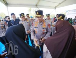Kapolri Berikan Bansos dan Salurkan Bahan Pangan Murah di Semarang
