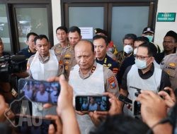 Kapolda Jatim Tegaskan Proses Identifikasi Korban Robohnya Bangunan Pesantren Al-Khoziny Berjalan Intensif