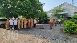 Apel Senin Pagi Kegiatan Rutin Puskesmas Kesamben Kulon untuk Meningkatkan Disiplin dan Kesiapan Pelayanan