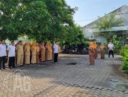 Apel Senin Pagi Kegiatan Rutin Puskesmas Kesamben Kulon untuk Meningkatkan Disiplin dan Kesiapan Pelayanan