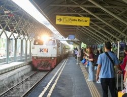 KAI Daop 8 Surabaya Buka Penjualan Tiket untuk Libur Natal dan Tahun Baru 2025/2026
