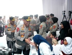 Wakapolri Berikan Santunan dan Bakti Sosial ke Warga Sekitar SMA Kemala Taruna Bhayangkara Bogor