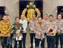 Kapolri dan Menteri Kehutanan Bentuk Satgas Gabungan Telusuri Temuan Kayu yang diduga akibatkan Bencana di Aceh dan Sumatera