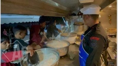 Dapur Lapangan Brimob Suplai Bantuan Makanan untuk Korban Banjir di Aceh Tamiang