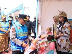 Wakapolri Tinjau UMKM, Bakes, dan Pembagian Perlengkapan Sekolah Usai Apel Mitra Kamtibmas di Papua
