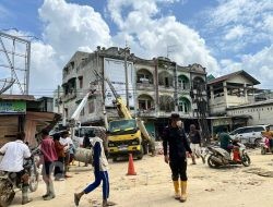 Personel Brimob Kawal Penormalan Listrik di Aceh Tamiang