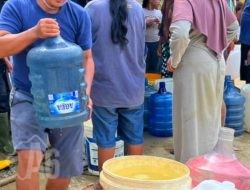 Polri Hadirkan Air Bersih Warga Terdampak Bencana Banjir di Sumatera