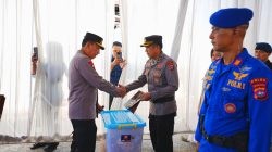 Wujud Empati, Kapolri Beri Bantuan ke Anggota Polri Korban Bencana di Sumbar