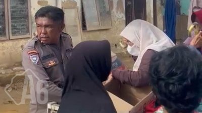Polri Salurkan Bantuan Sembako untuk Warga Terdampak Banjir Bandang di Gurun Laweh