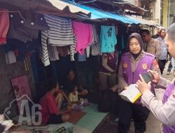 Tim Trauma Healing Polri Bersama Relawan UI Hadir Bersama Warga Pascabanjir di Cilincing