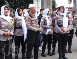 Sejukkan Ramadhan, Polda Metro Jaya Kedepankan Pendekatan Humanis Dan Tim Sholawat Dalam Pelayanan Penyampaian Aspirasi Mahasiswa