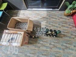 Polrestabes Surabaya Amankan Ratusan Liter Miras Ilegal di Lakarsantri