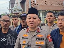 Polri dan Jurnalis Bagikan 1.500 Takjil ke Masyarakat di Sekitar Mabes Polri