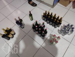 Polres Gresik Amankan 16 Orang dan Puluhan Botol Miras di Cerme, Respons Aduan Cak Rama