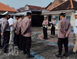 Giat Rutin Polsek Menganti Apel Pagi Cek Kehadiran dan Kedisiplinan Anggota Sebelum Terjun ke Lapangan