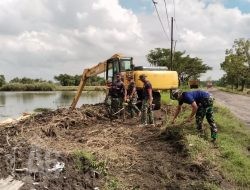 TMMD 128 Kodim 0817 Gresik Kebut Normalisasi Waduk Lingsir di Desa Slempit