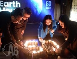 Kolaborasi Eco Fashion Hingga Pembuatan Lilin dari Limbah Minyak Goreng Bekas, Aksi Whiz Luxe Hotel Spazio Surabaya Dalam Merayakan Earth Hour 2026